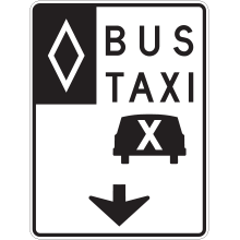 Voie réservée aux bus, taxi et co-voiturage avec flèche au centre