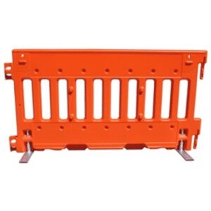 Barrière de foule en polyéthylène orange 72" X 38" avec pattes