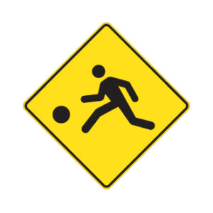 Signal avancé d'un terrain de jeu ou de passage près
