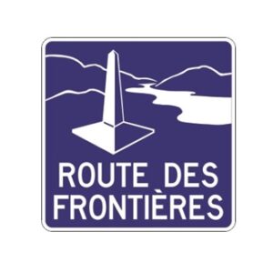 Panneau d'acheminement vers la route ou le circuit touristique