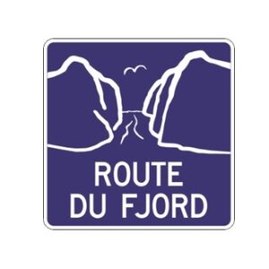 Panneau d'acheminement vers la route ou le circuit touristique
