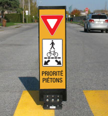 Balise PED-ZONE pour traverse piétonnière Jaune